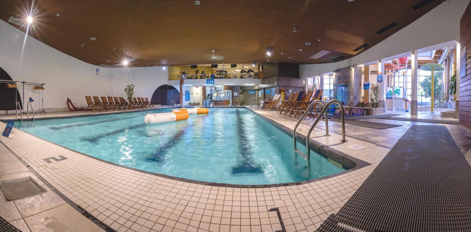 Hotel Le Montagnais Сагеней Экстерьер фото
