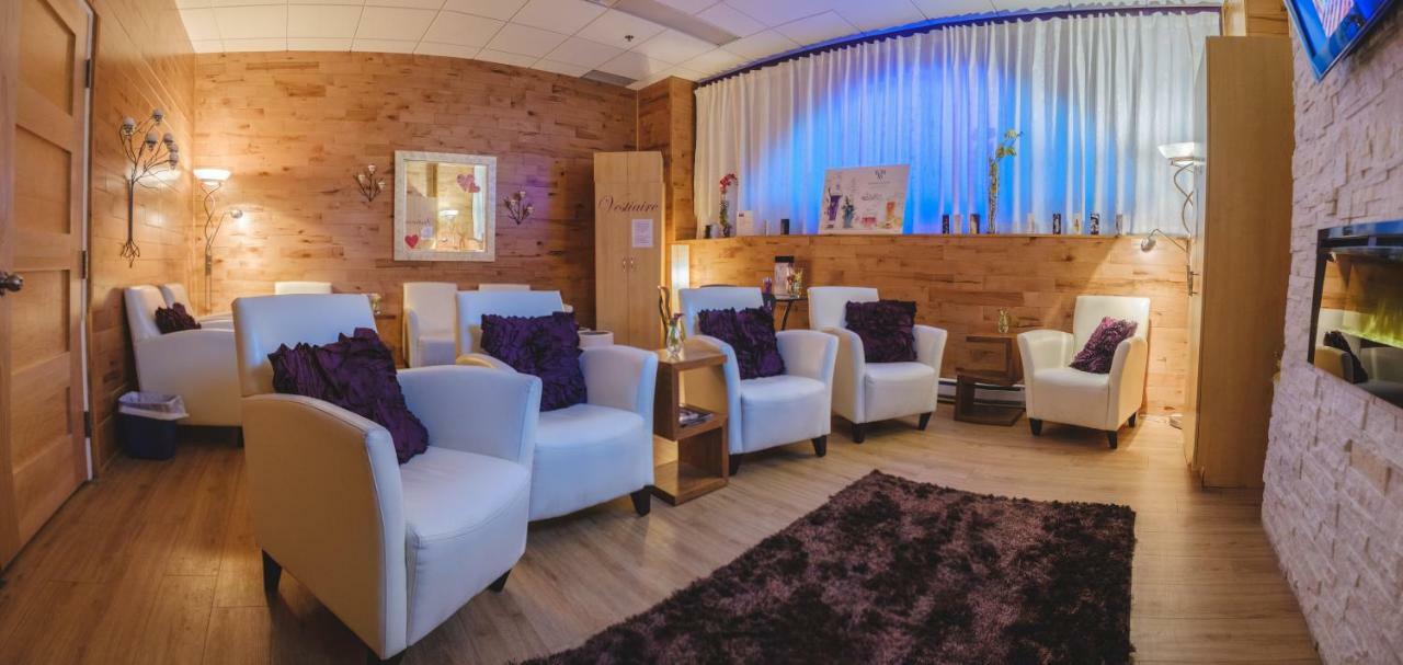 Hotel Le Montagnais Сагеней Экстерьер фото